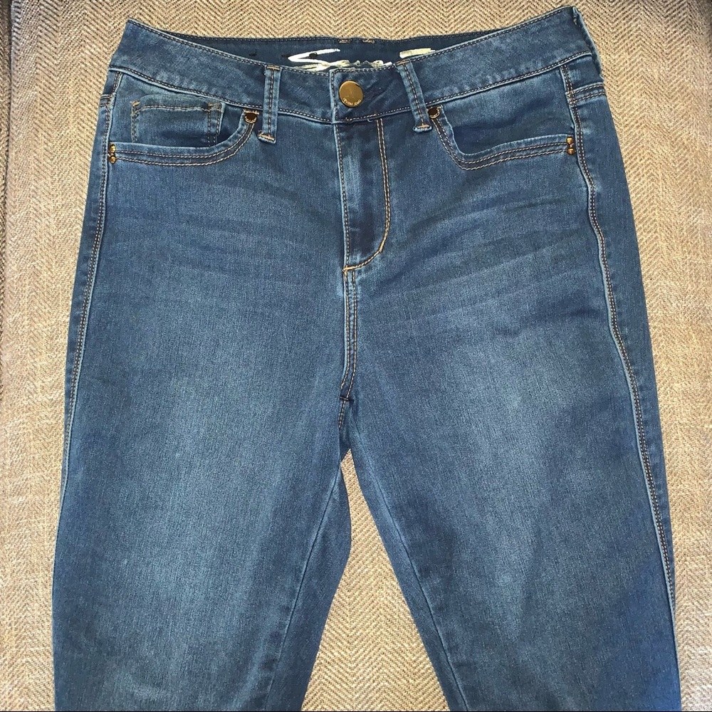 EUC Seven7 High Rise Skinny Jeans Size 8.